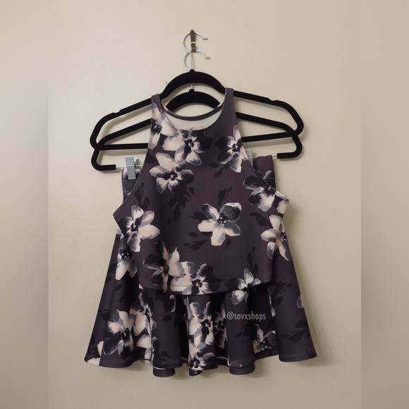 Two piece floral Hollister set, never worn! - Picture 1 of 3